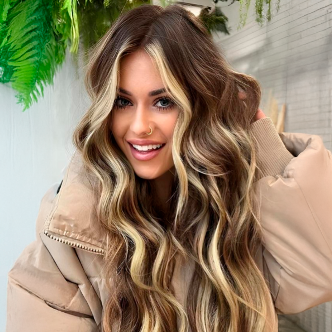 20” Wavy Clip-In Hair Extension – Brown with Highlights