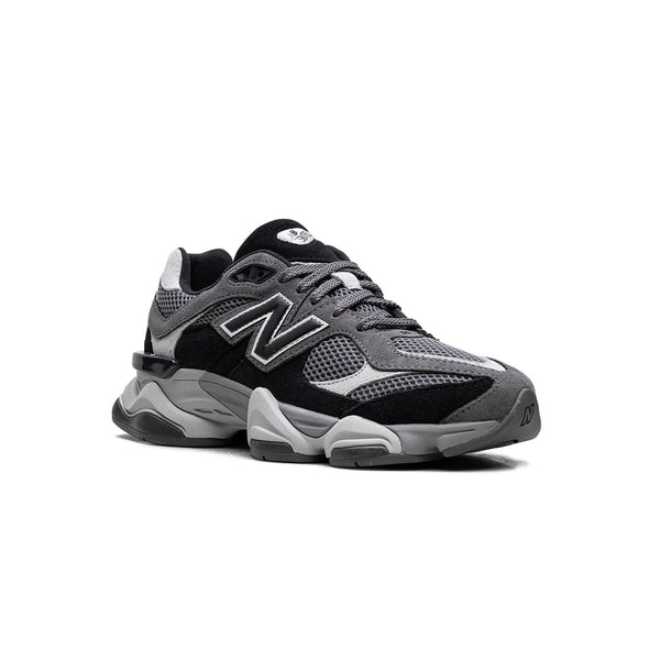 9060 "Black / Castlerock"