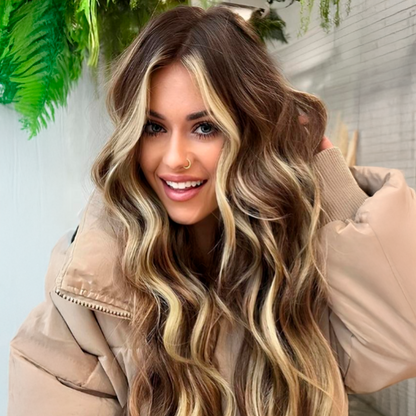 20” Wavy Clip-In Hair Extension – Brown with Highlights